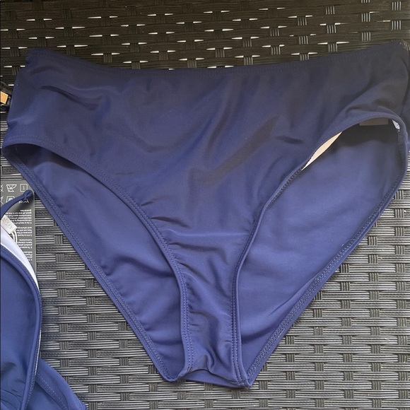 Navy Blue Tankini Swimsuit - Picture 2 of 4